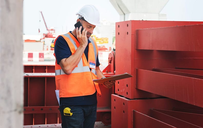 single-working-man-outdoors-construction-concept-P4A3MRU